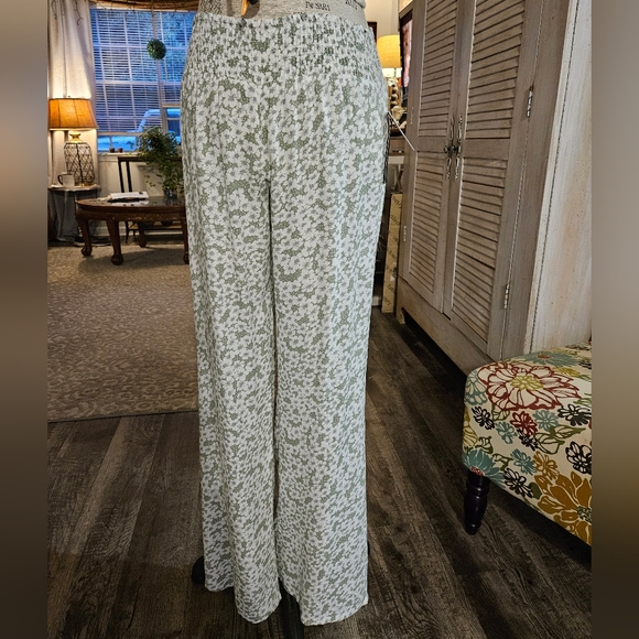 ONeill Womens Johnny Bridgette Ditsy Beach Pant ⛱️ Color is Aloe Size is Small!! - Picture 2 of 13